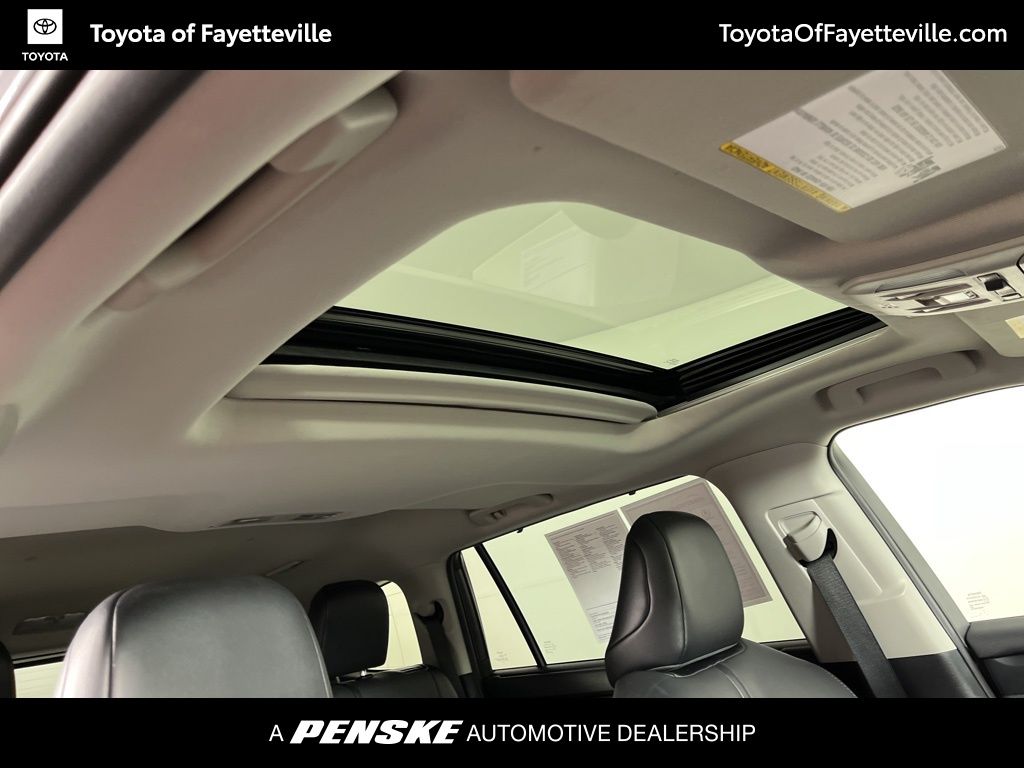 Thumbnail: 2021 Toyota Highlander - 12