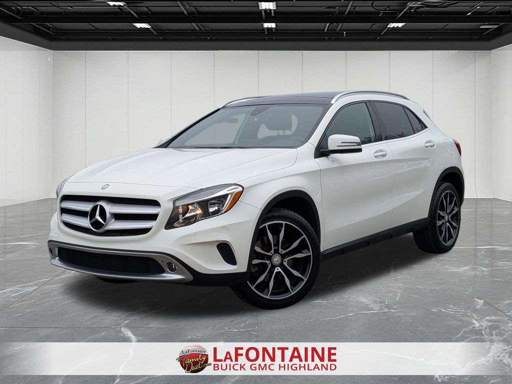 White 2016 Mercedes-Benz GLA 250 4MATIC SUV / Crossover All-Wheel Drive 7-Speed Automatic