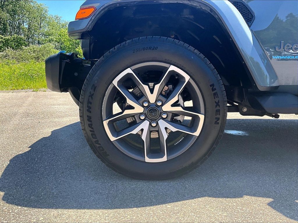 2024 Jeep Wrangler — photo 7