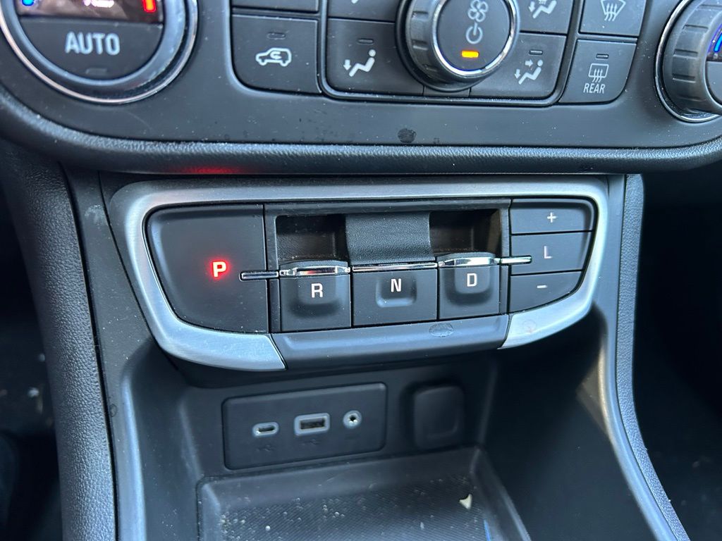 Thumbnail: 2022 GMC Terrain - 27