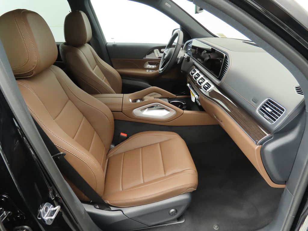Thumbnail: 2026 Mercedes-Benz GLS - 20