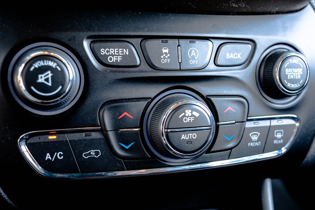 Used 2017 Jeep Cherokee SUV