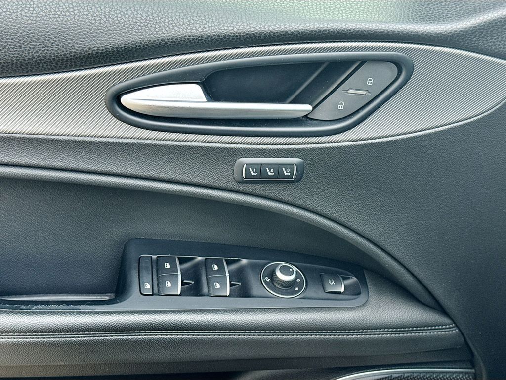 Used 2019  Alfa Romeo Ti image 20