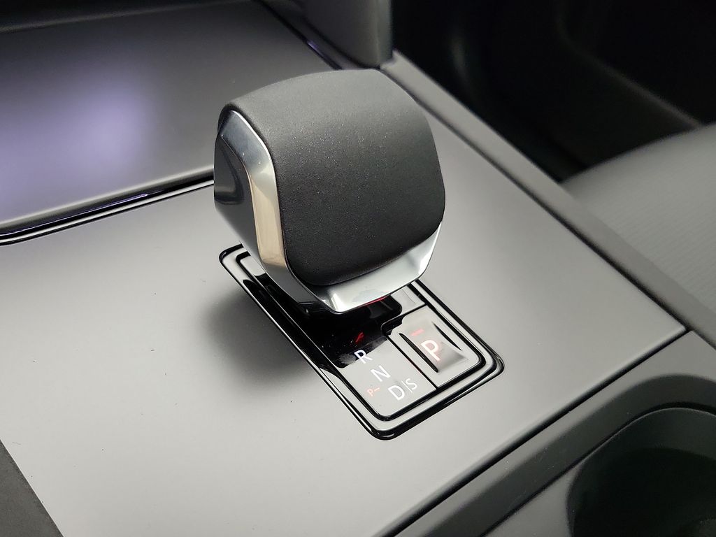 Thumbnail: 2025 Land Rover Discovery Sport - 10