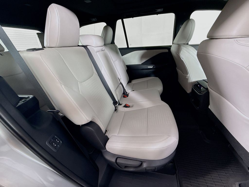 Thumbnail: 2025 Lexus TX - 28