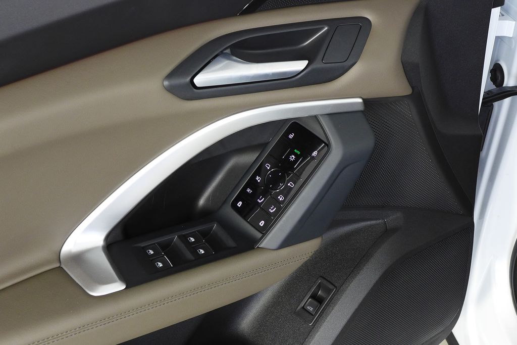 Thumbnail: 2025 Audi Q5 - 12