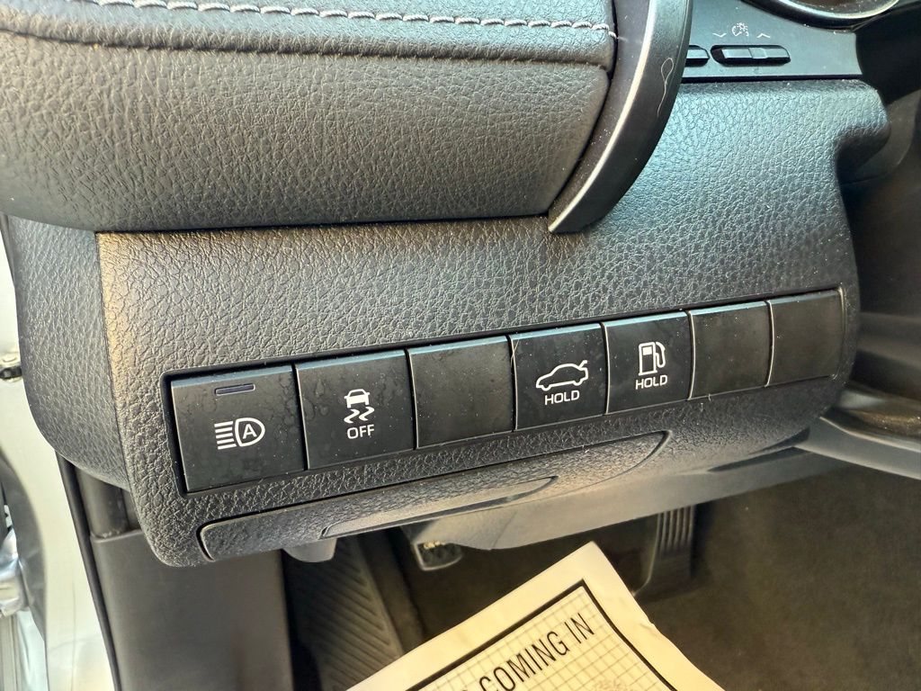 Thumbnail: 2020 Toyota Camry - 11