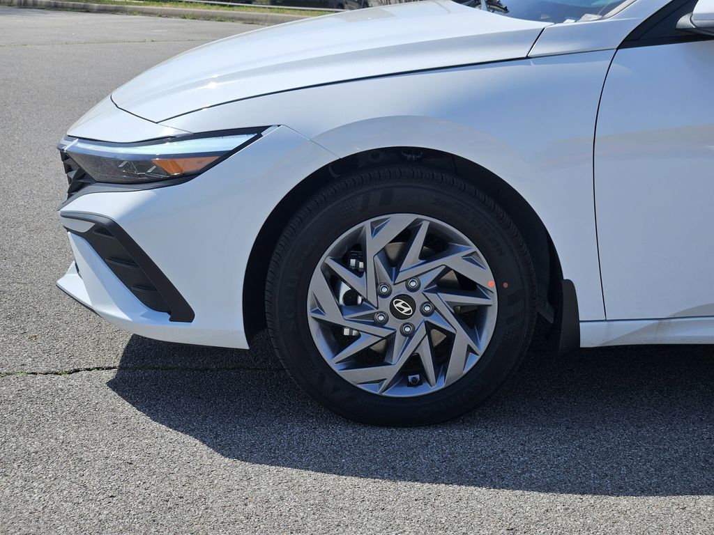 2026 Hyundai Elantra Hybrid