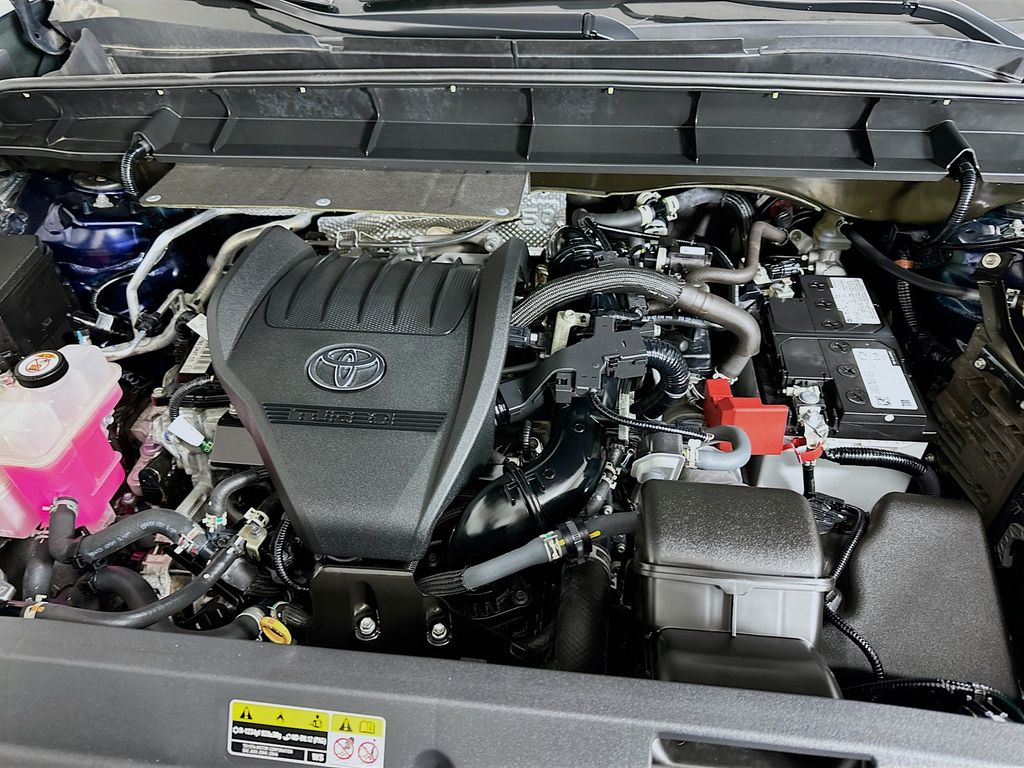 Thumbnail: 2023 Toyota Highlander - 31