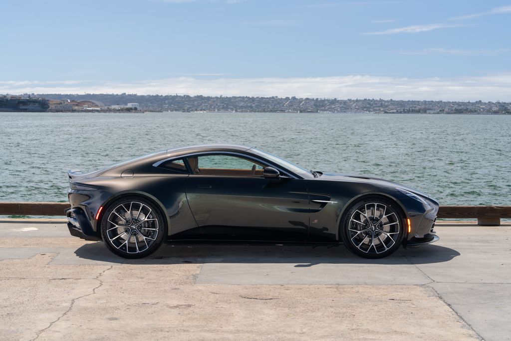Aston Martin 2026 Vantage S