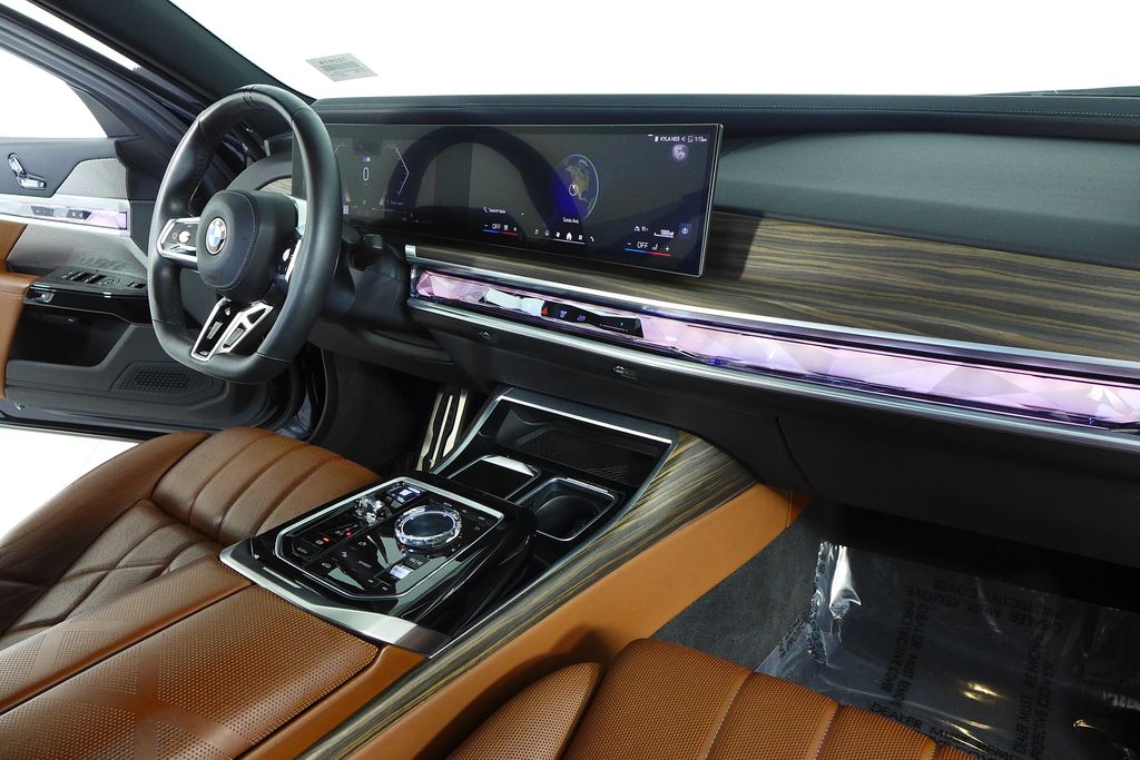 Thumbnail: 2023 BMW 7 Series - 13