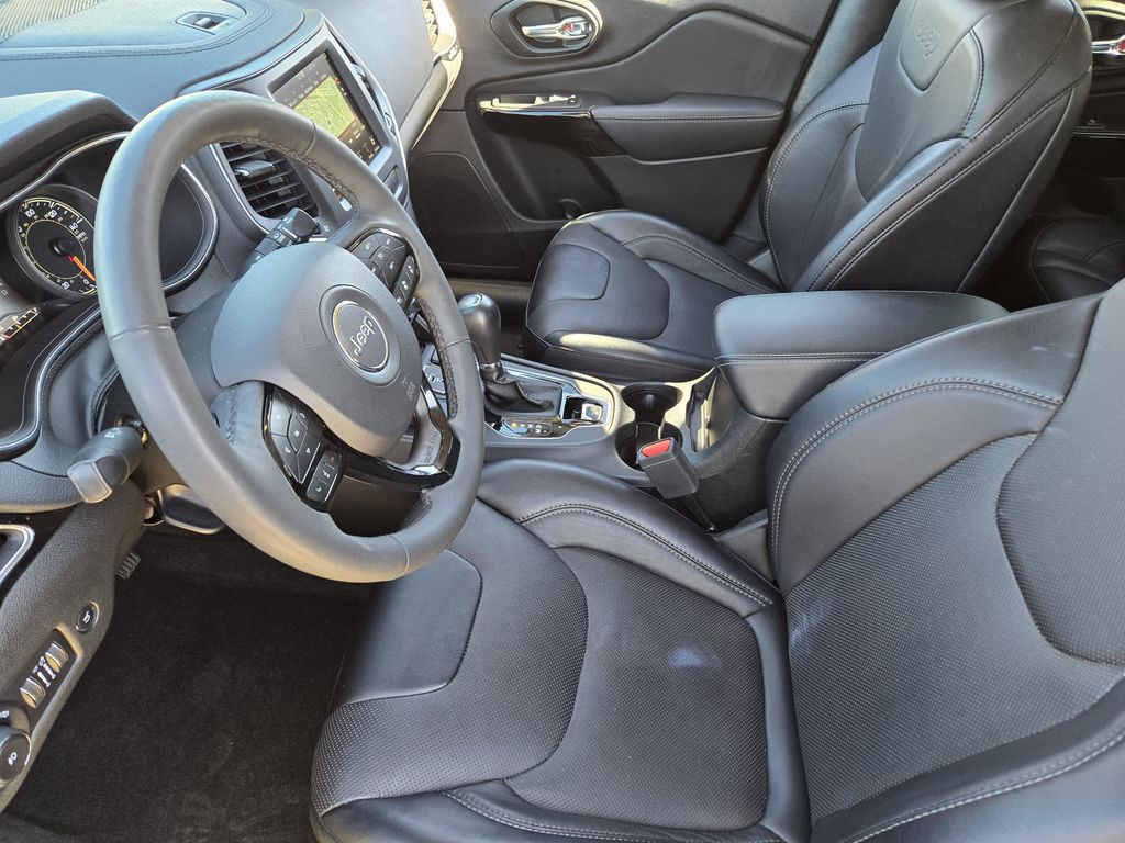 used 2023 Jeep Cherokee car, priced at $21,392