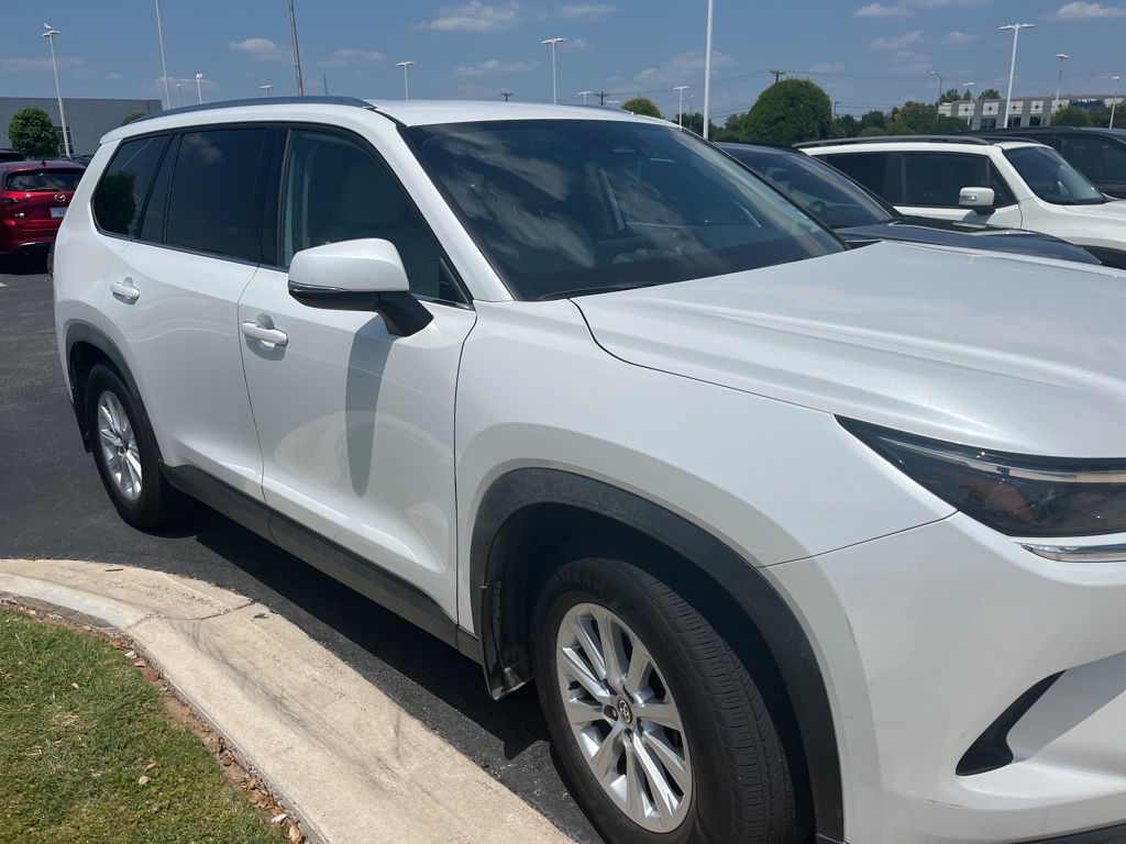 2024 Toyota Grand Highlander XLE 3