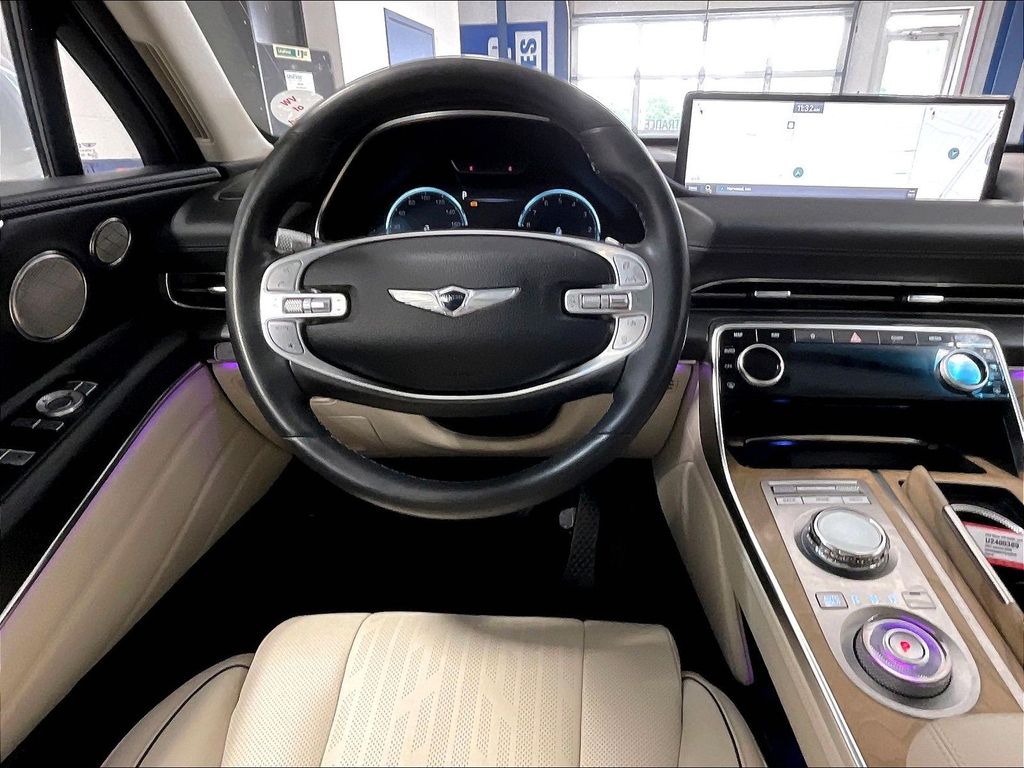 2023 Genesis GV80 — photo 17