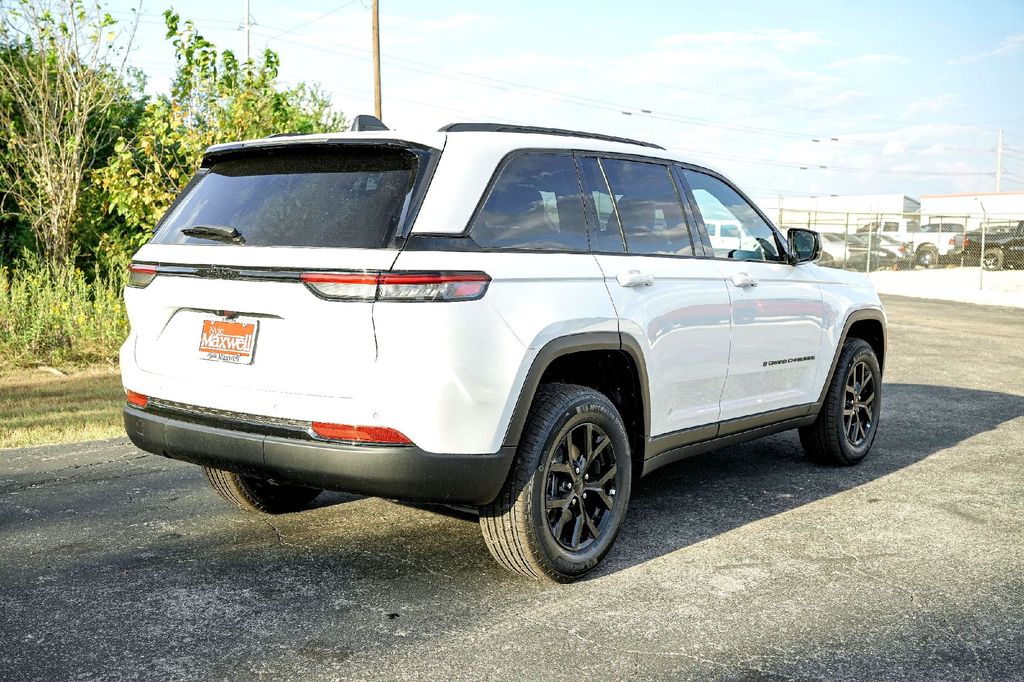 New Car 2025 Jeep Grand Cherokee  Altitude For Sale Under $40,000 In Taylor, Texas