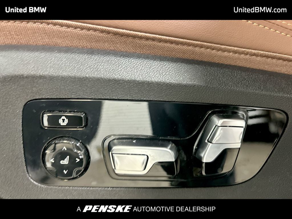 2023 BMW X7 xDrive40i 12