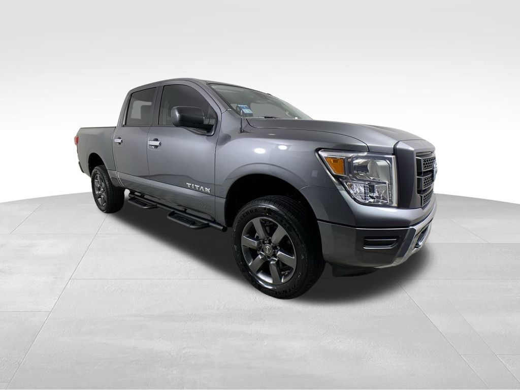 2021 Nissan Titan SV 9