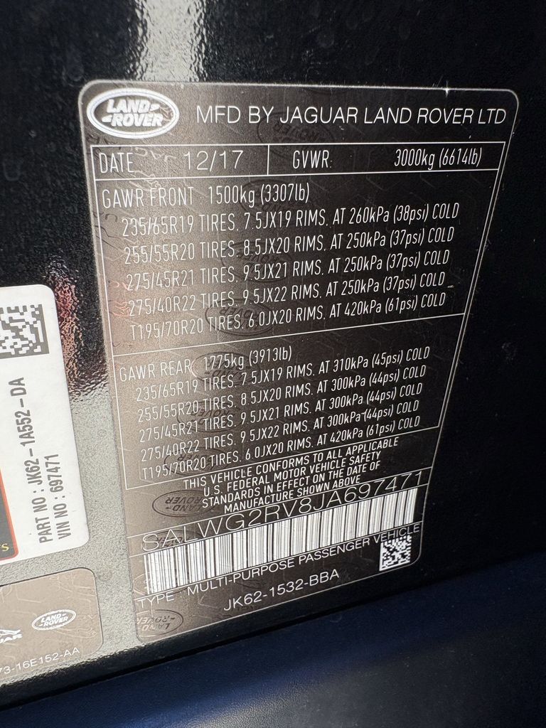 Used 2018 Black Land Rover SE image 29