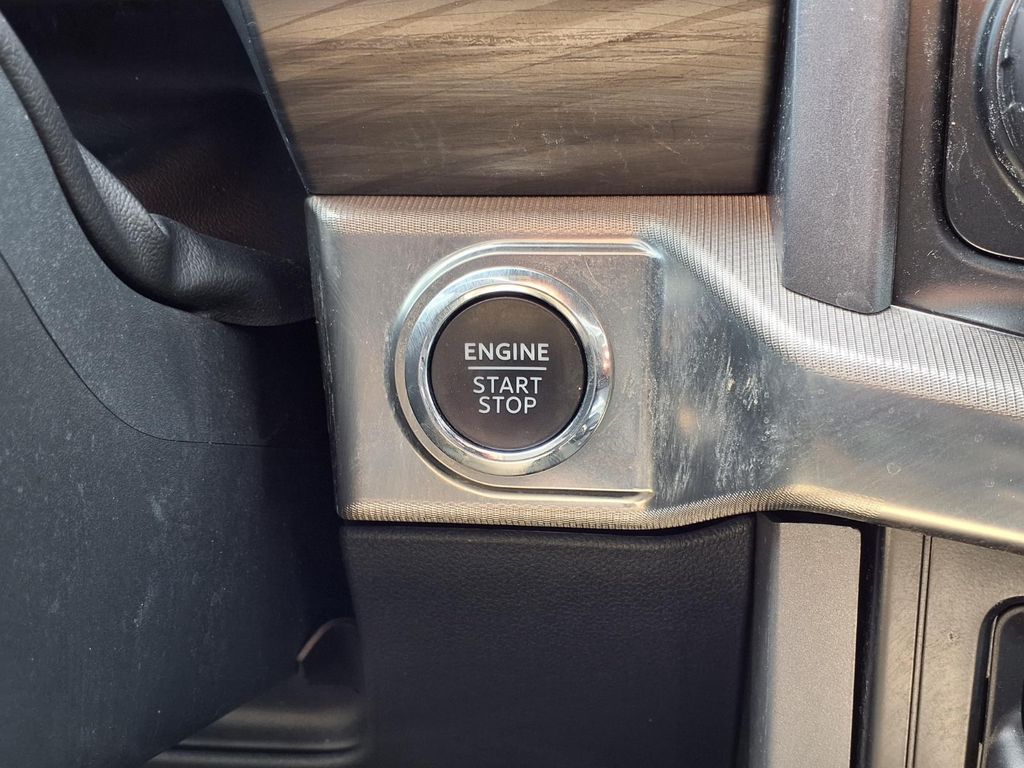 2024 Ford F-150 Lariat - 11