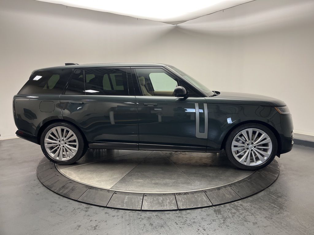 Thumbnail: 2025 Land Rover Range Rover - 6