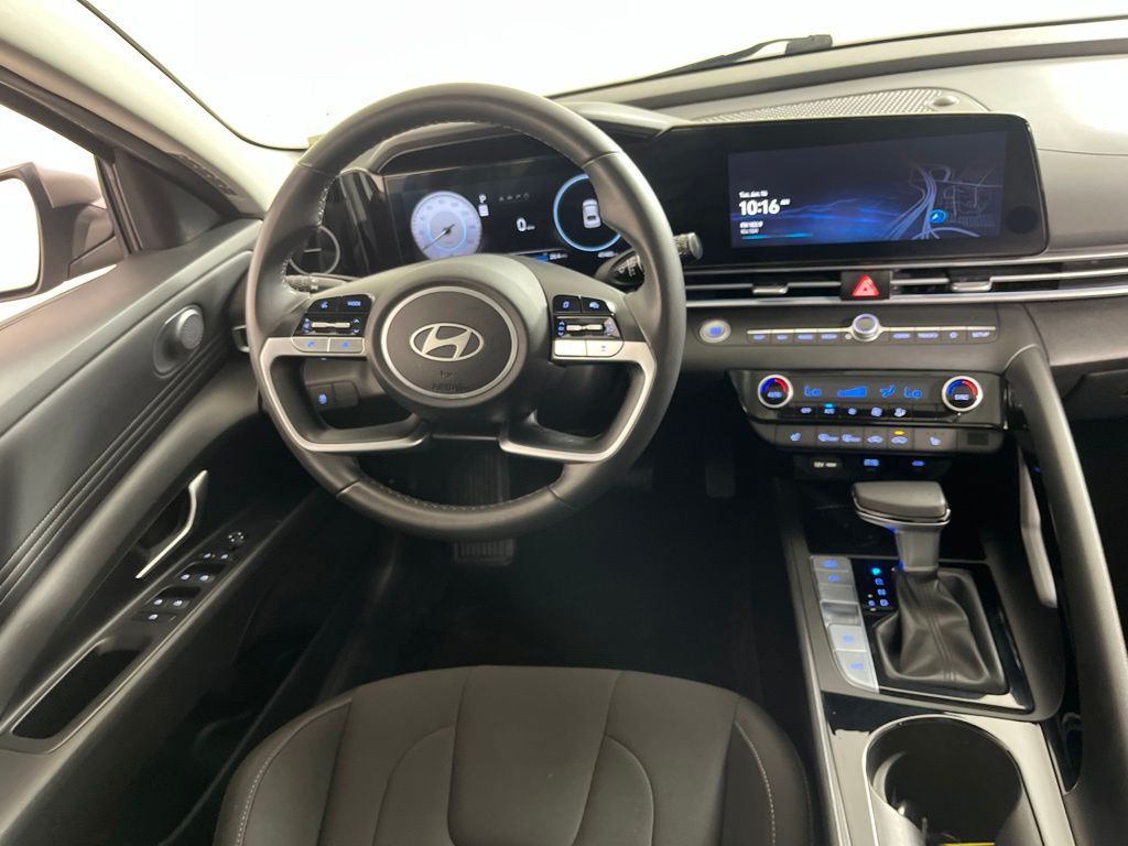 Thumbnail: 2025 Hyundai Elantra - 18