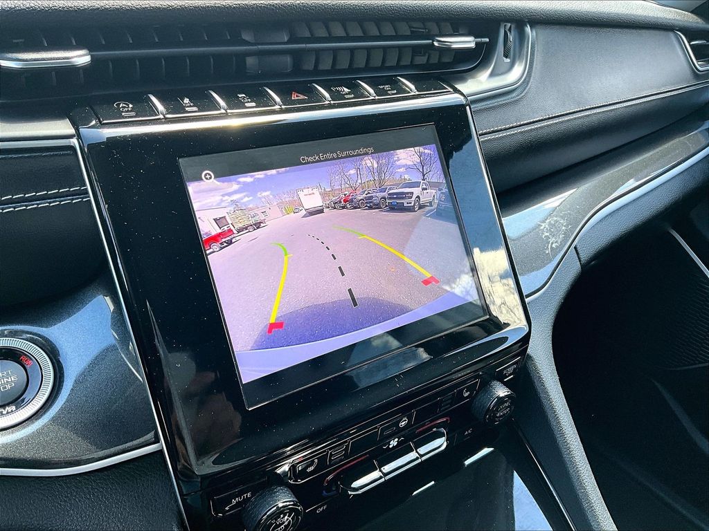 2022 Jeep Grand Cherokee — photo 27