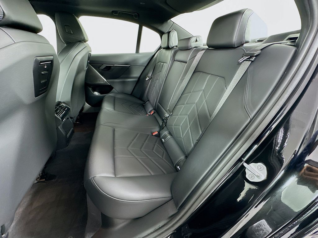 Thumbnail: 2025 BMW 5 Series - 25