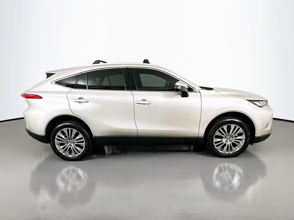 Thumbnail: 2023 Toyota Venza - 4