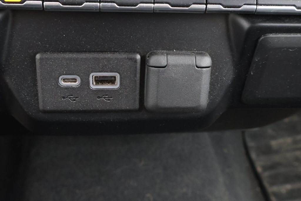 Thumbnail: 2019 Chevrolet Silverado 1500 - 29