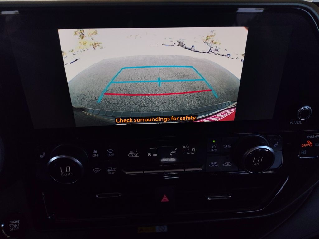 Used Car 2023 Toyota Highlander  Xle For Sale Under $35,000 In Austin, Texas