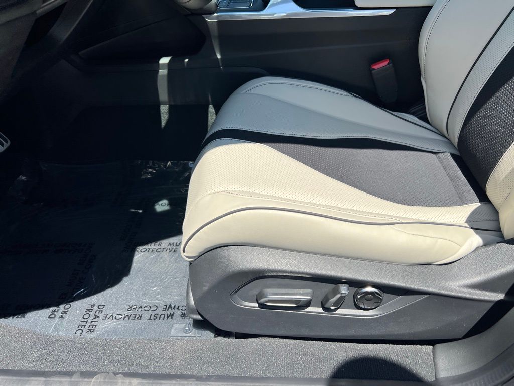 Thumbnail: 2025 Acura TLX - 14