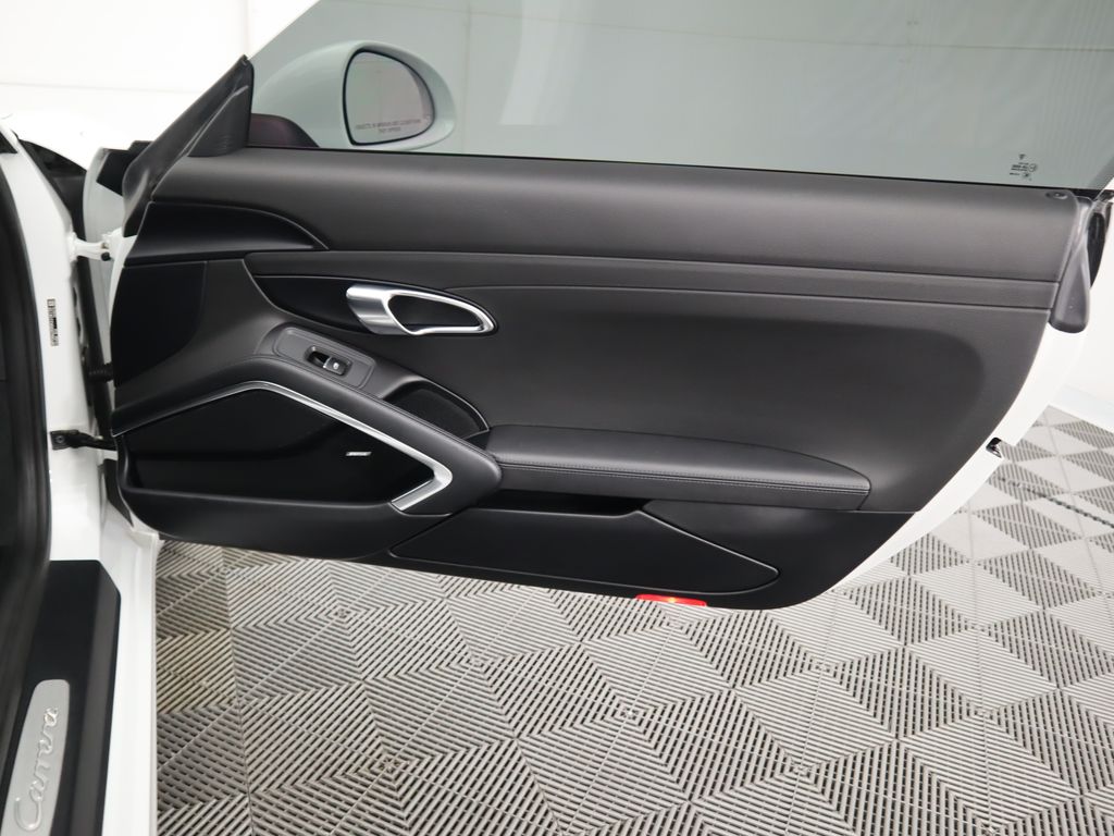 Thumbnail: 2019 Porsche 911 - 28