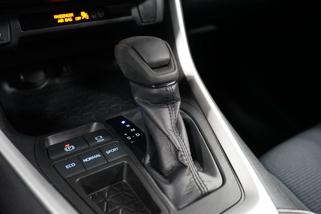 Thumbnail: 2019 Toyota RAV4 - 20