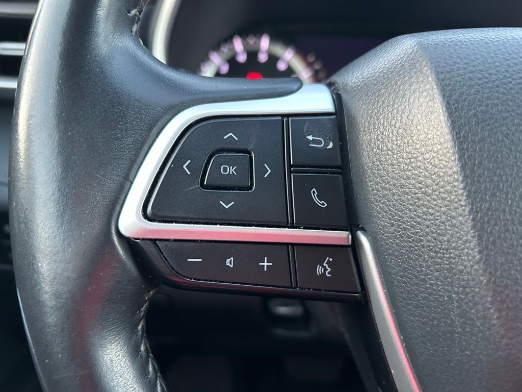 Thumbnail: 2024 Toyota Highlander - 21