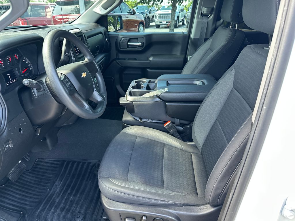 Used 2024 White Chevrolet Custom image 23
