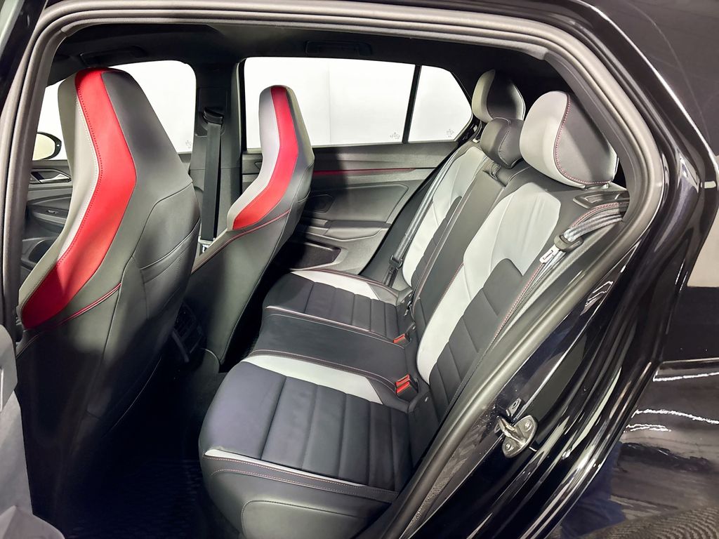 2024 Volkswagen Golf GTI SE