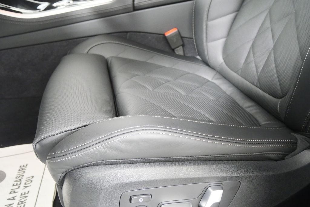 Thumbnail: 2026 BMW X5 - 9