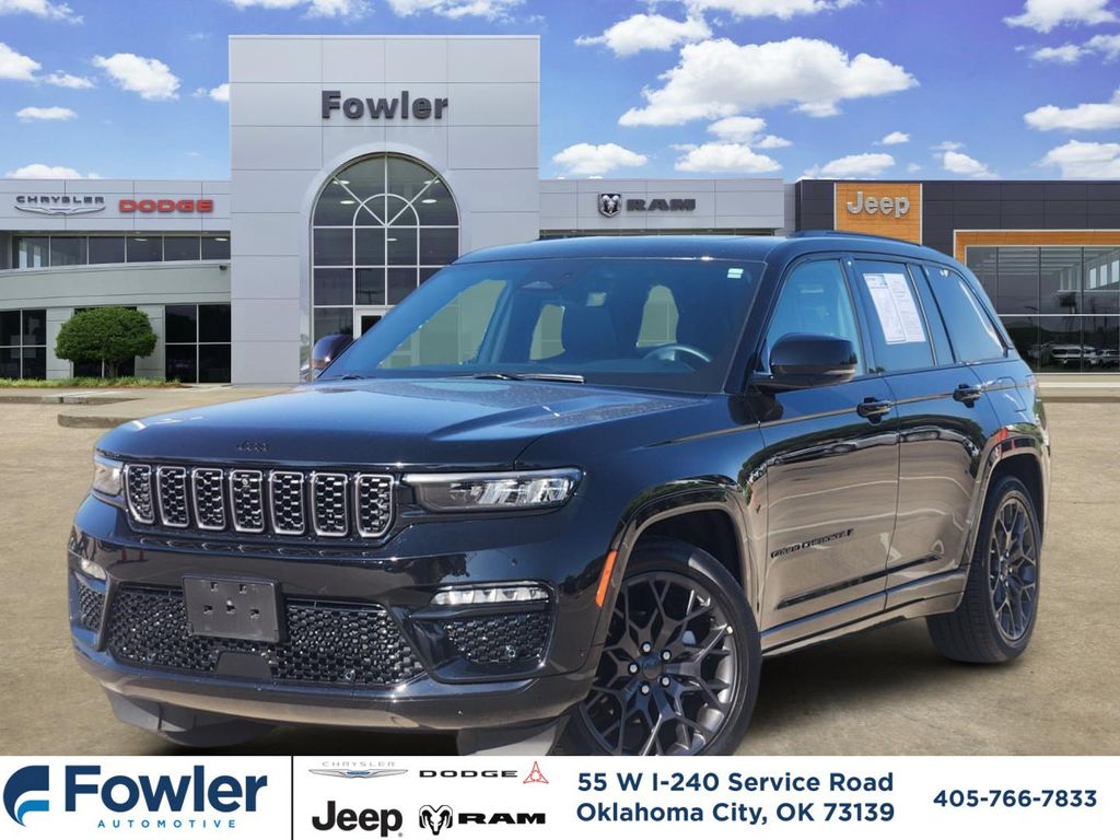 Diamond Black Crystal Pearlcoat 2025 Jeep Grand Cherokee SUV / Crossover Four-Wheel Drive 8-Speed Automatic