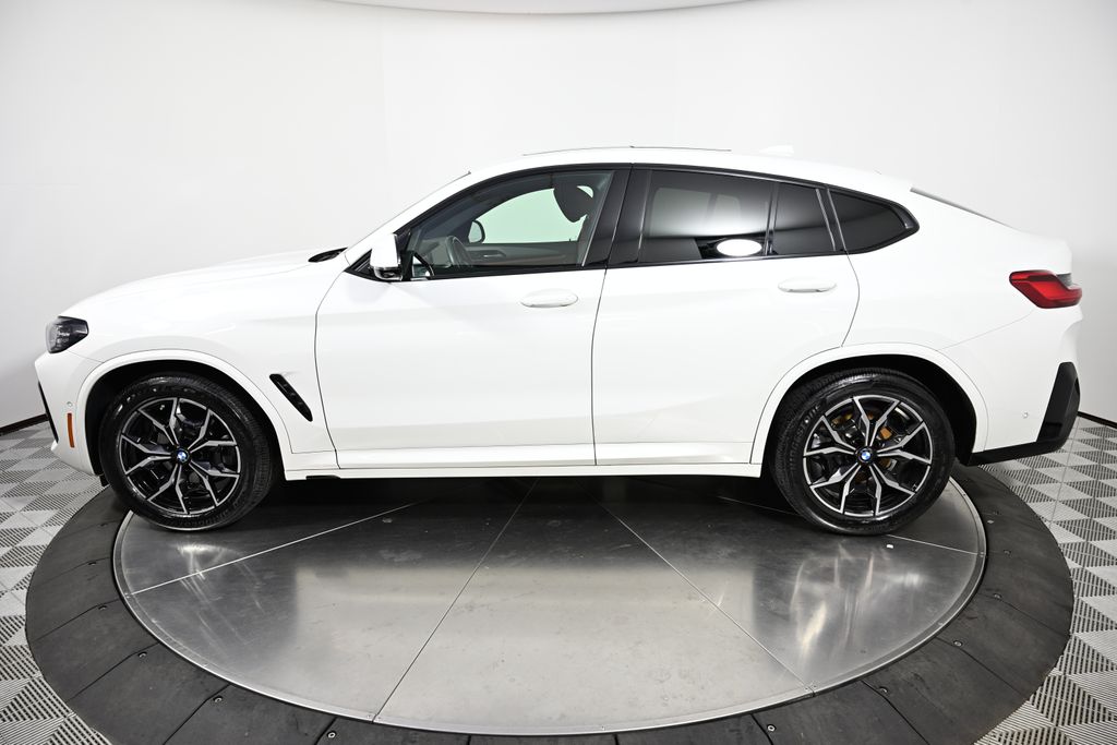 Thumbnail: 2023 BMW X4 - 2