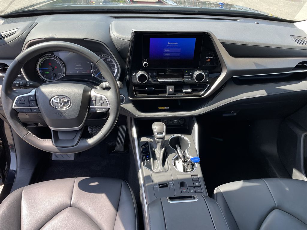 Used 2024 Toyota Highlander Hybrid SUV