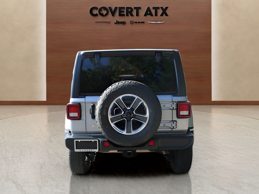 Used 2019 Silver Jeep Unlimited Sahara image 4