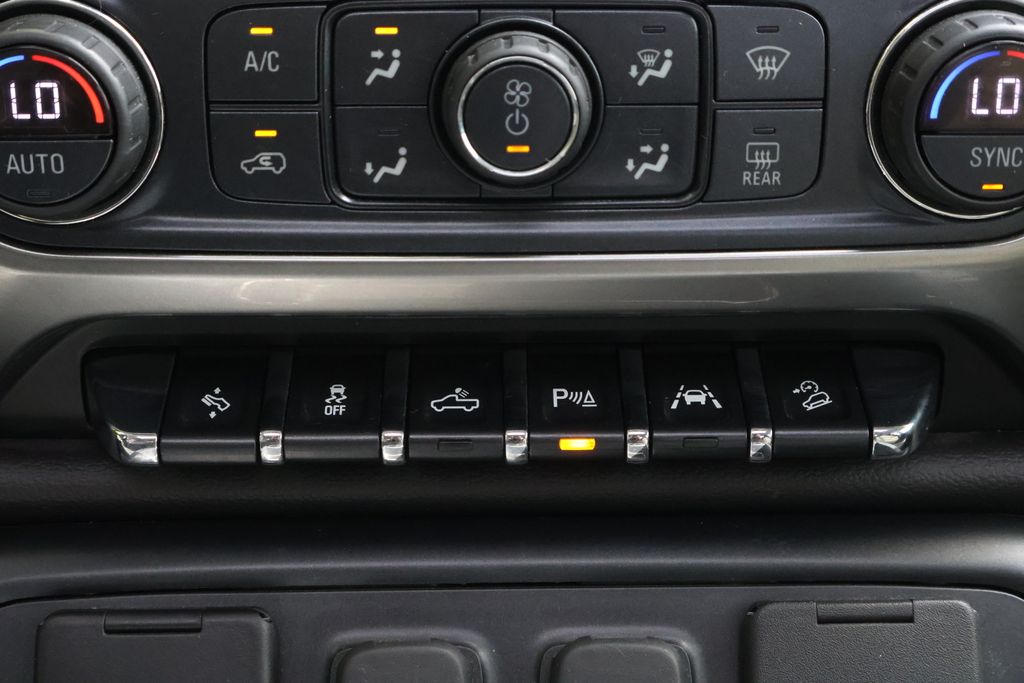 Thumbnail: 2018 Chevrolet Silverado 1500 - 21