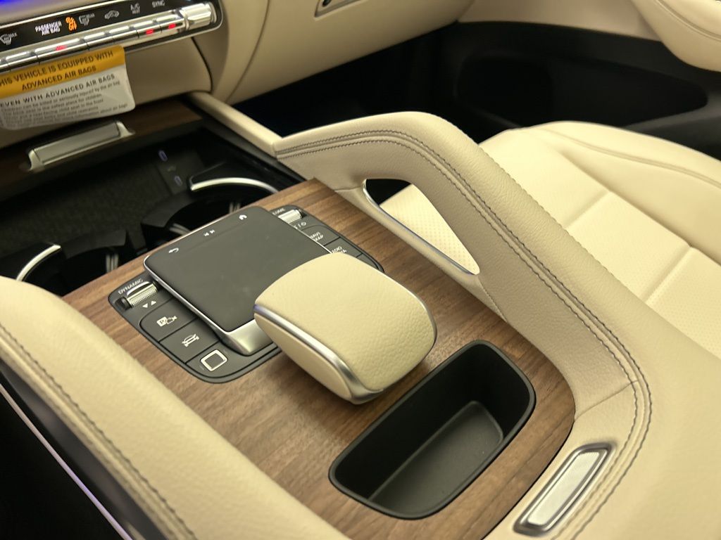 Thumbnail: 2026 Mercedes-Benz GLE - 21