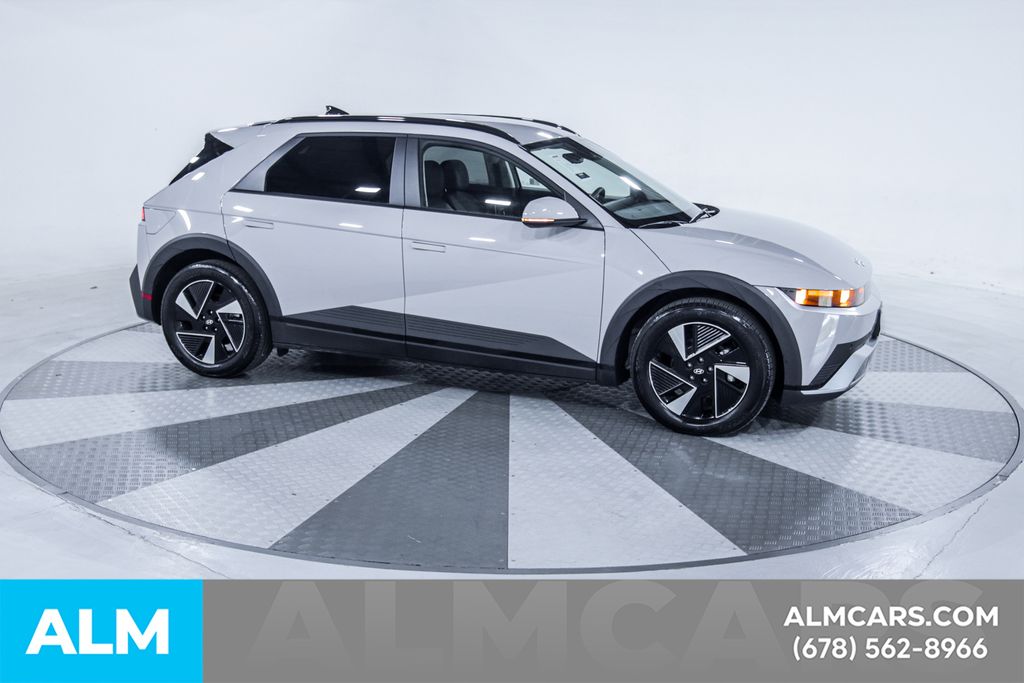 Used 2025 Gray Hyundai SEL image 13