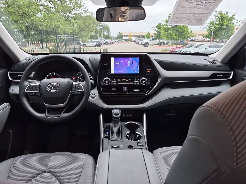 Used Car 2023 Toyota Highlander  L For Sale Under $40,000 In Austin, Texas