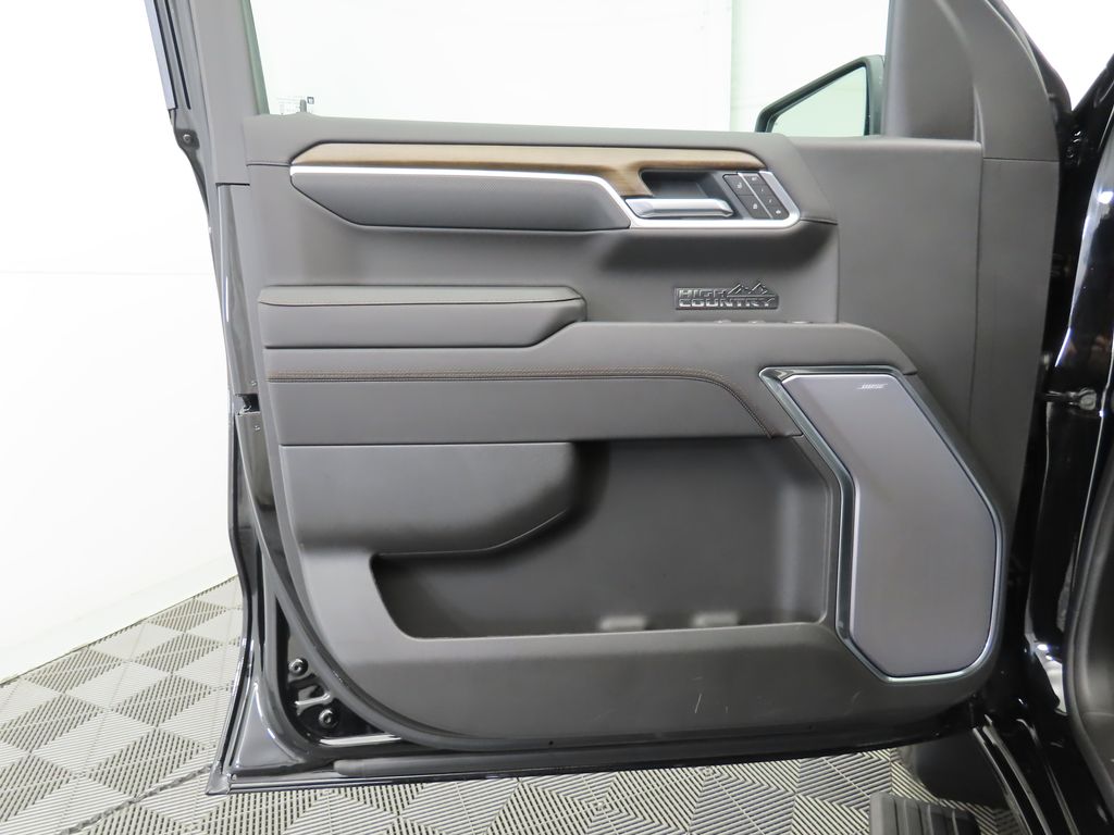 Thumbnail: 2026 Chevrolet Silverado 1500 - 25