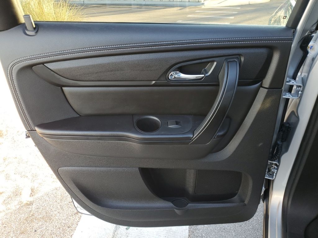 Used Car 2016 Chevrolet Traverse  Lt For Sale Under $15,000 In Austin, Texas