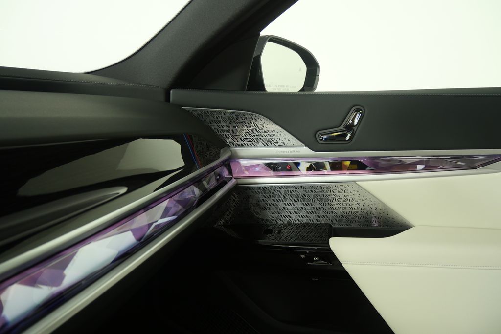 Thumbnail: 2026 BMW 7 Series - 25