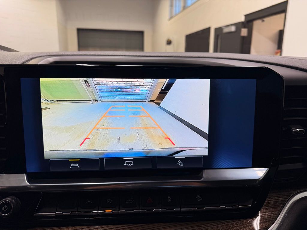 Thumbnail: 2024 Chevrolet Silverado 1500 - 17