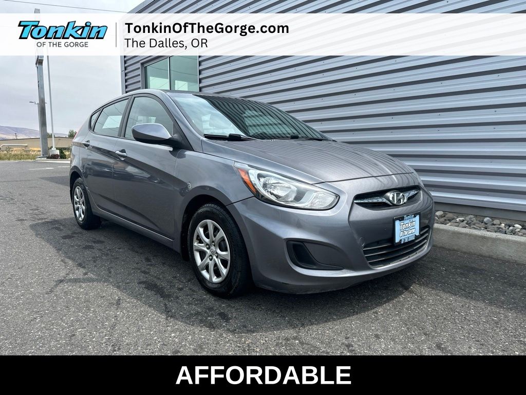 2014 Hyundai Accent GS 4-Door Hatchback FWD